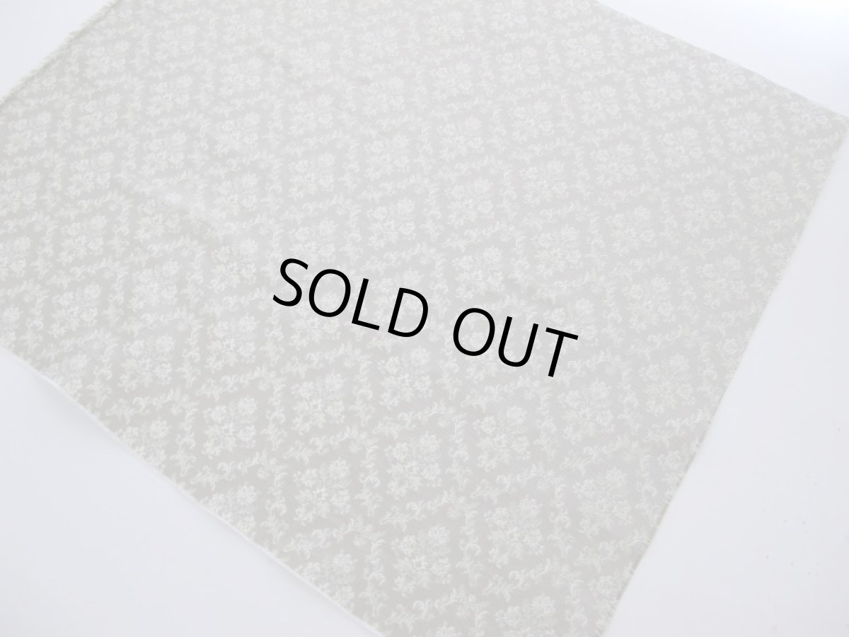 画像2: シルクジャガード　ダマスク柄　モスグリーン　49cm×42cm (2)