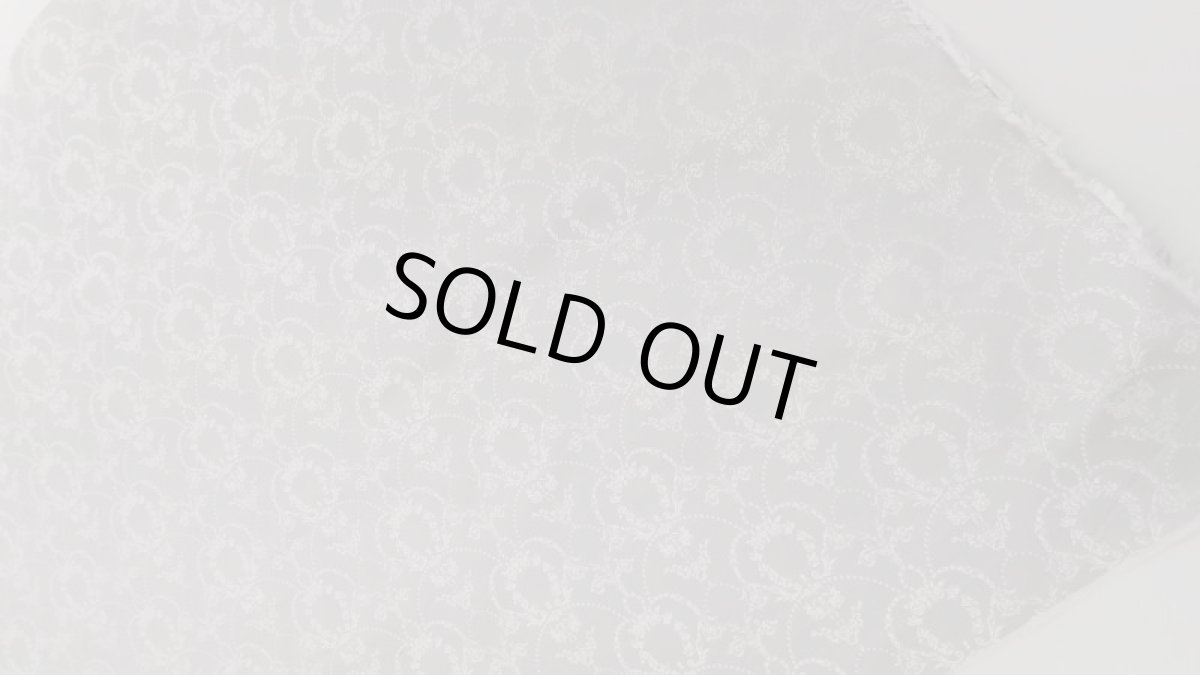 画像2: シルクジャガード ローズダマスク柄　シルバー　100cm巾×46cm (2)