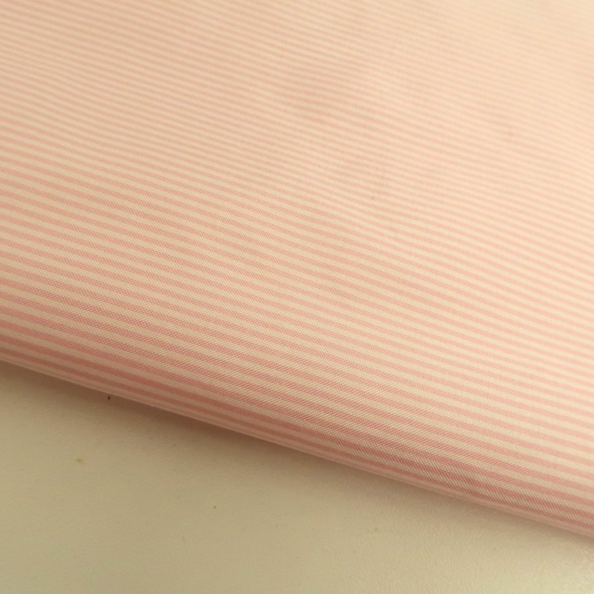 ホワイト/ピンク