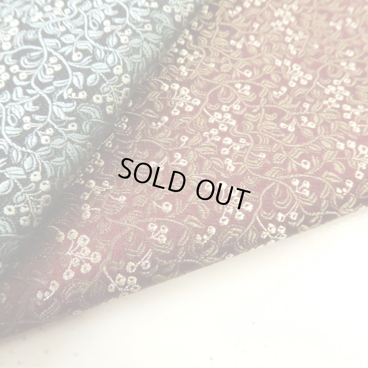 画像2: シルクジャガード　ベリー柄(数量限定色）※50cm×50cmのカットサイズ (2)