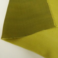 画像3: シルクサテンシフォン リバーシブル (8匁) グリーンティ 118cm幅×50cm ❰在庫限り❱ (3)