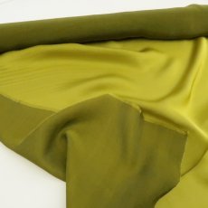 画像1: シルクサテンシフォン リバーシブル (8匁) グリーンティ 118cm幅×50cm ❰在庫限り❱ (1)