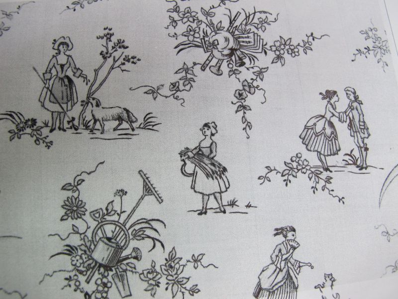 図案描いてます