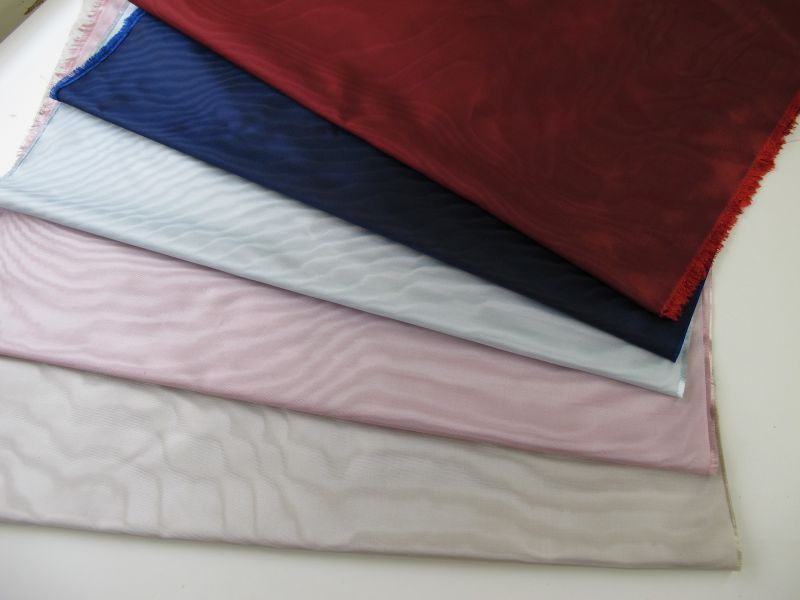 モアレ完成！シルクタフタの新色も登場します＾＾