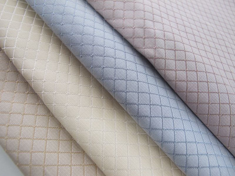 無地チェック柄織りあがりました。