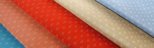 ダイヤ型のピンドットです。